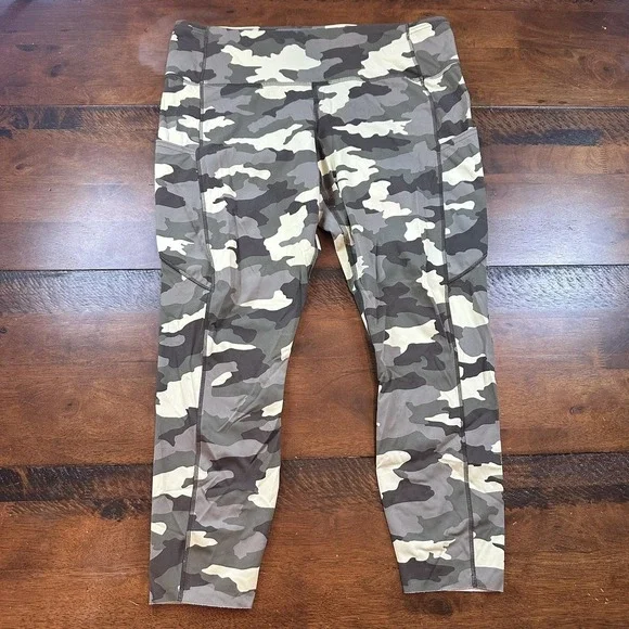 Lululemon Leggings Womens 14 Green Camo High Rise 7/8 Side Pockets Yoga Gym - Picture 1 of 10